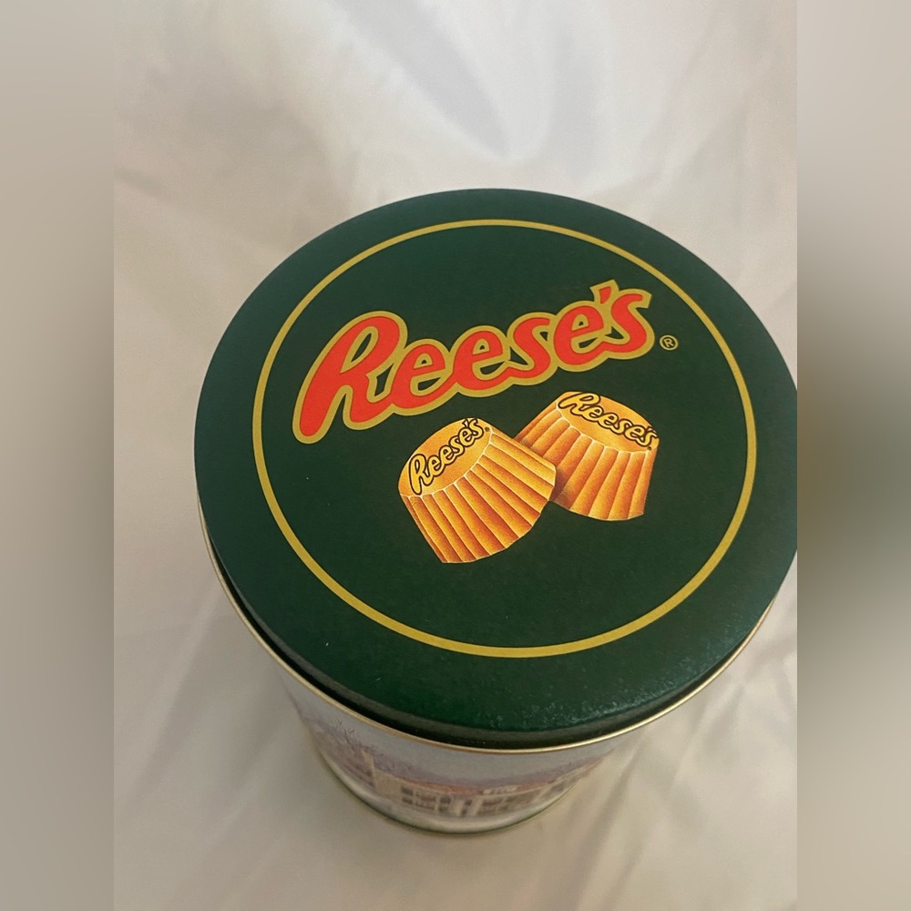 VTG 1994 Reese’s Hometown Series Tin Canister #12 Collectible Approx. 6.5”